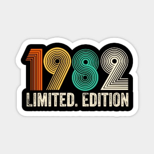 Vintage 1982 Birthday Retro 1982 For Men Women born in 1982 Magnet