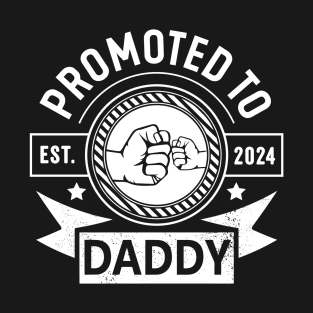 Promoted To Daddy Est 2024 - Soon To Be Daddy Funny Pregnancy Announcement for New Father T-Shirt