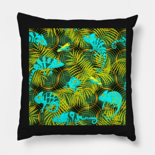 Lost in the woods - Chameleon truchet turquoise Pillow