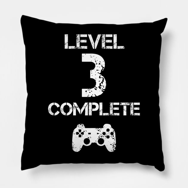 Level 3 Complete T-Shirt - Celebrate 3rd Wedding - Gift Pillow by Ilyashop