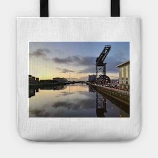 Glasgow sunset on the Clyde. Tote