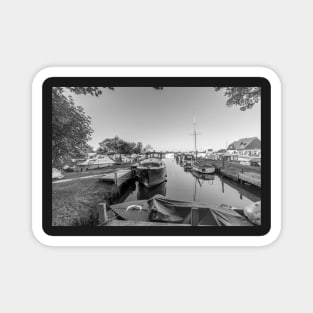 Thurne Dyke motorboat moorings off Thurne Mouth in the Norfolk Broads Magnet