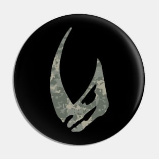 CAMOFLAUGE SKULL MUDHORN MANDO Pin