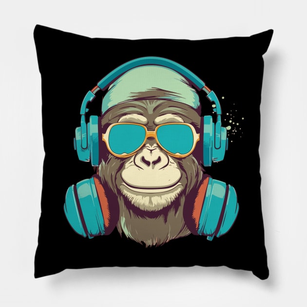 King Kong Pillow by vamarik