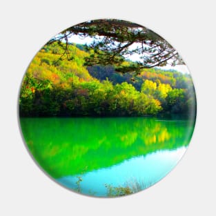 View at Lago di Boccafornace in Pievebovigliana, Valfornace (Macerata) with mirroring body of water Pin