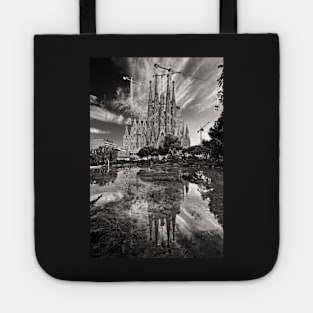 La Sagrada Familia en blanco y negro Tote