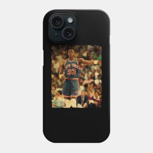 Patrick Ewing - Vintage Design Of Basketball Phone Case