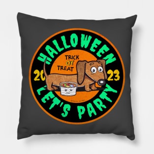 Spooky Funny Cute  Halloween Doxie Dachshund Dog with Treats Tee Pillow