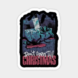 dont open till christmas Magnet