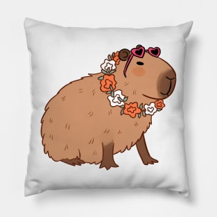 This cute capybara is ready to have fun in the sun Pillow