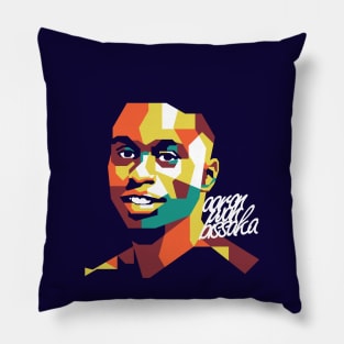 aaron wan bissaka the spider Pillow