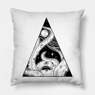 Mystic triangle Pillow