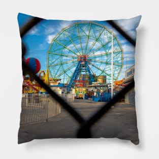 Coney Island's Wonder Wheel Pillow