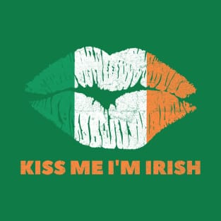 kiss me i,m irish pride lips T-Shirt