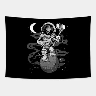 Astronaut Selfie Ethereum Crypto ETH Coin To The Moon Crypto Token Cryptocurrency Wallet Birthday Gift For Men Women Kids Tapestry