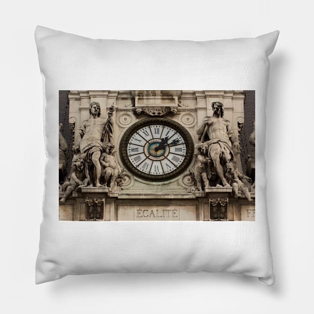 Hotel De Ville Details - 1 - Ecalite © Pillow by PrinceJohn