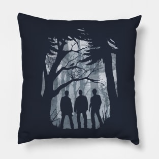 Join the hunt Pillow