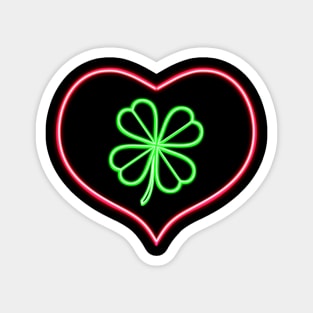 heart and lucky clover Magnet