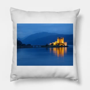 Eilean Donan Castle, Scotland Pillow