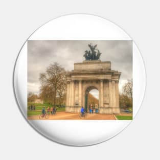 Wellington Arch Pin