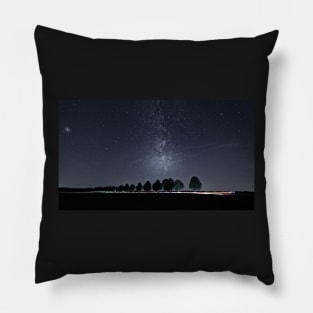 Milky Way over the Allee Pillow