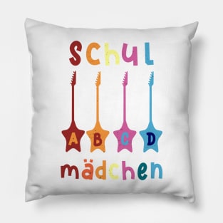 Schulmädchen ABCD Rockstar T shirt Pillow