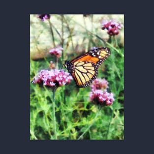 Butterflies - Monarch Butterfly on Pink Lantana T-Shirt