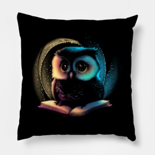 Cute owl animal with book Pillow