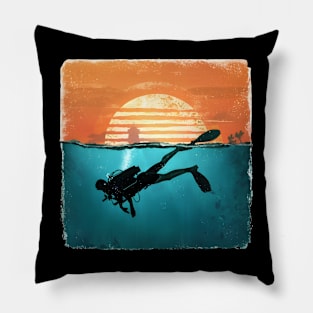 Scuba Diving Retro Sun Set Lovers Men Women Divers Pillow