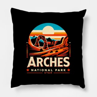 Arches National Park (Utah) Moab Utah Arches Vintage Sunset Pillow