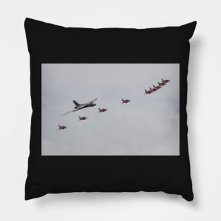 Red Arrows with XH558 Pillow