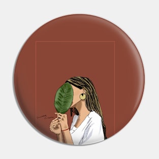 woman with leaf / Pin