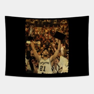 Tim Duncan - Vintage Design Of Basketball Tapestry