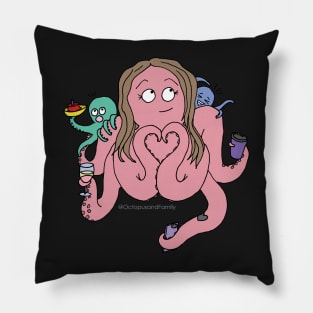 Mummapus Loves Pillow