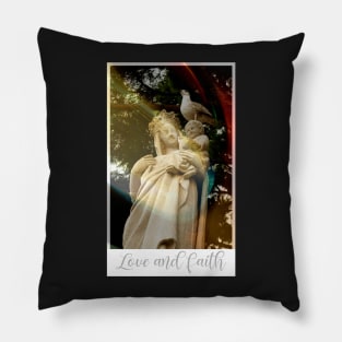 Amor y Fe. Virgen Maria en Cannes Pillow