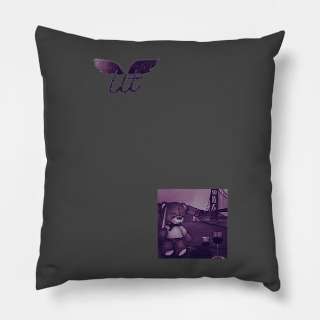 LitQ - Cute Teddy Bear drinks wine at the golden gate bridge on Valentine's Day Pillow by LitQ