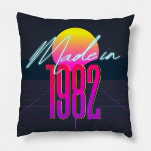 Made In 1982 ∆∆∆ VHS Retro 80s Outrun Birthday Design Pillow