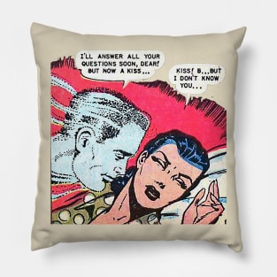 Comic art dream kiss Pillow