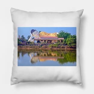 Mya Tha Lyaung Reclining Buddha, Bago Pillow