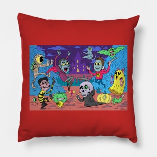 Spooky Halloween creatures Pillow