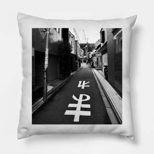 Alley in Kyoto Pillow