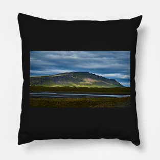 Mountain near Skaftafell, Iceland Pillow