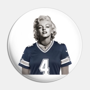 Marilyn Loves Dak Pin