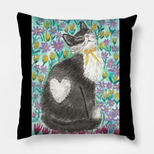 Happy cat in the flowers art Pillow