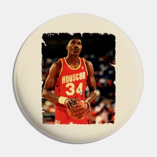 Hakeem Olajuwon - Vintage Design Of Basketball Pin