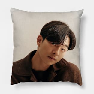 Gong Yoo - V21 Pillow