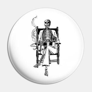 Smoking skeleton Pin