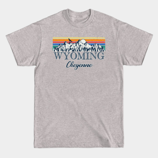 Disover Cheyenne Wyoming Retro Vintage Aesthetic - Cheyenne Wyoming - T-Shirt