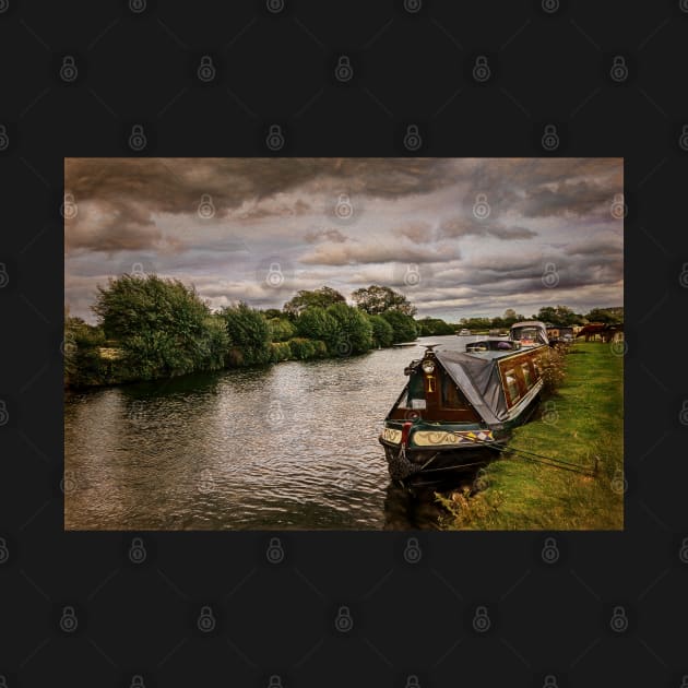 Narrowboat Moored At Lechlade by IanWL