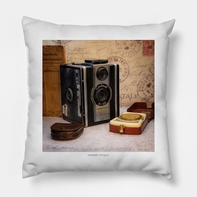 An old vintage camera with external exposure meter, as a poster Pillow by connyM-Sweden